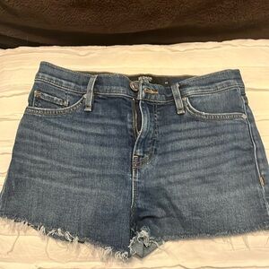 Hudson Jean shorts. Like new condition. Size 25.